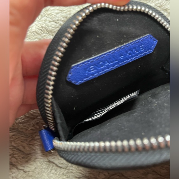 Kendal and Kylie little round purse/wallet - Picture 4 of 4